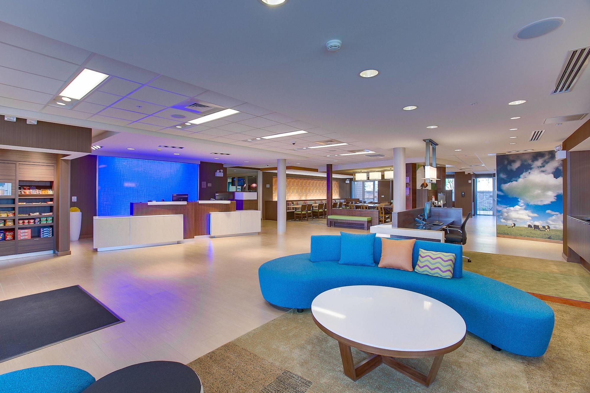 Fairfield & By Marriott East 3*