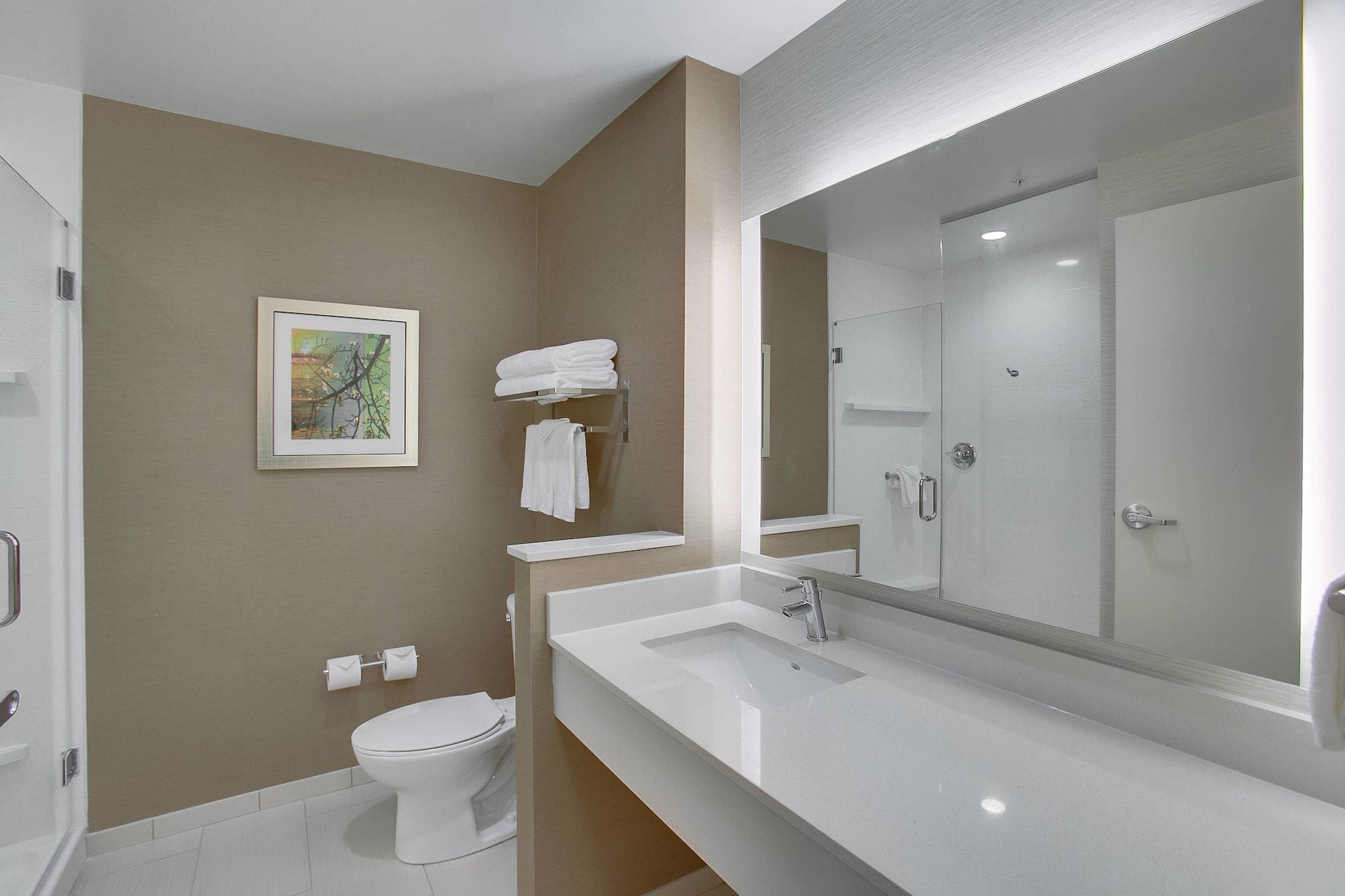 Fairfield & By Marriott East Hotel 3*