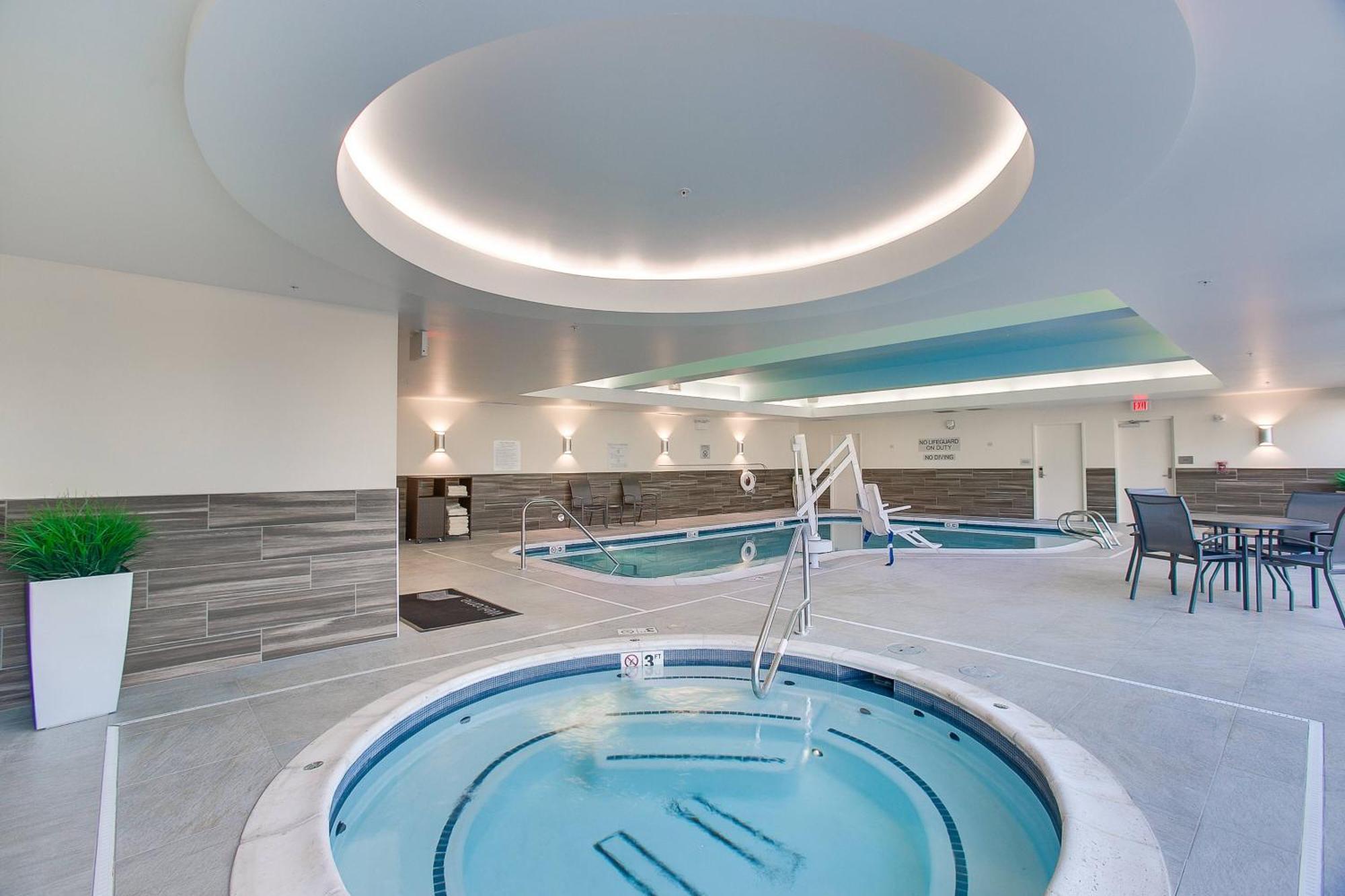 Fairfield & By Marriott East Hotel Wichita