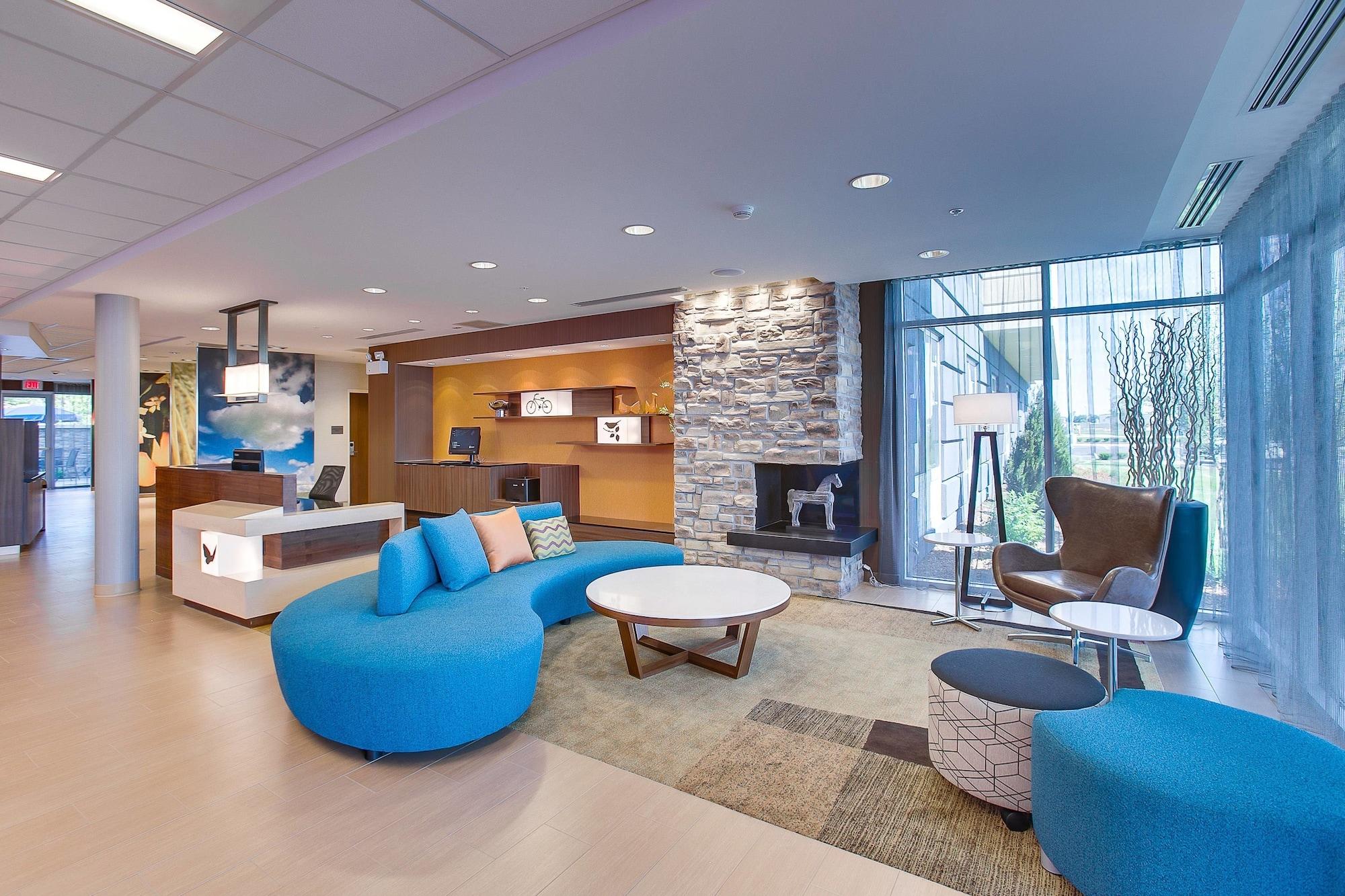 Hotel Fairfield & By Marriott East Wichita